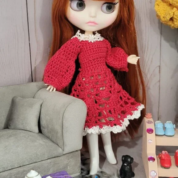 Beautiful 30cm Blythe Doll – Red Hair – Handmade Crochet Outfit - Picture 4 of 10